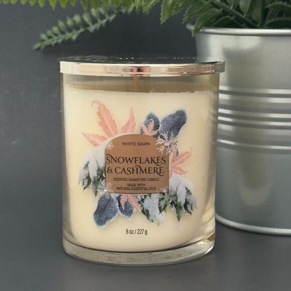BBW Snowflakes & Cashmere White Barn Bath & Body Works Single Wick Candle - Picture 1 of 10
